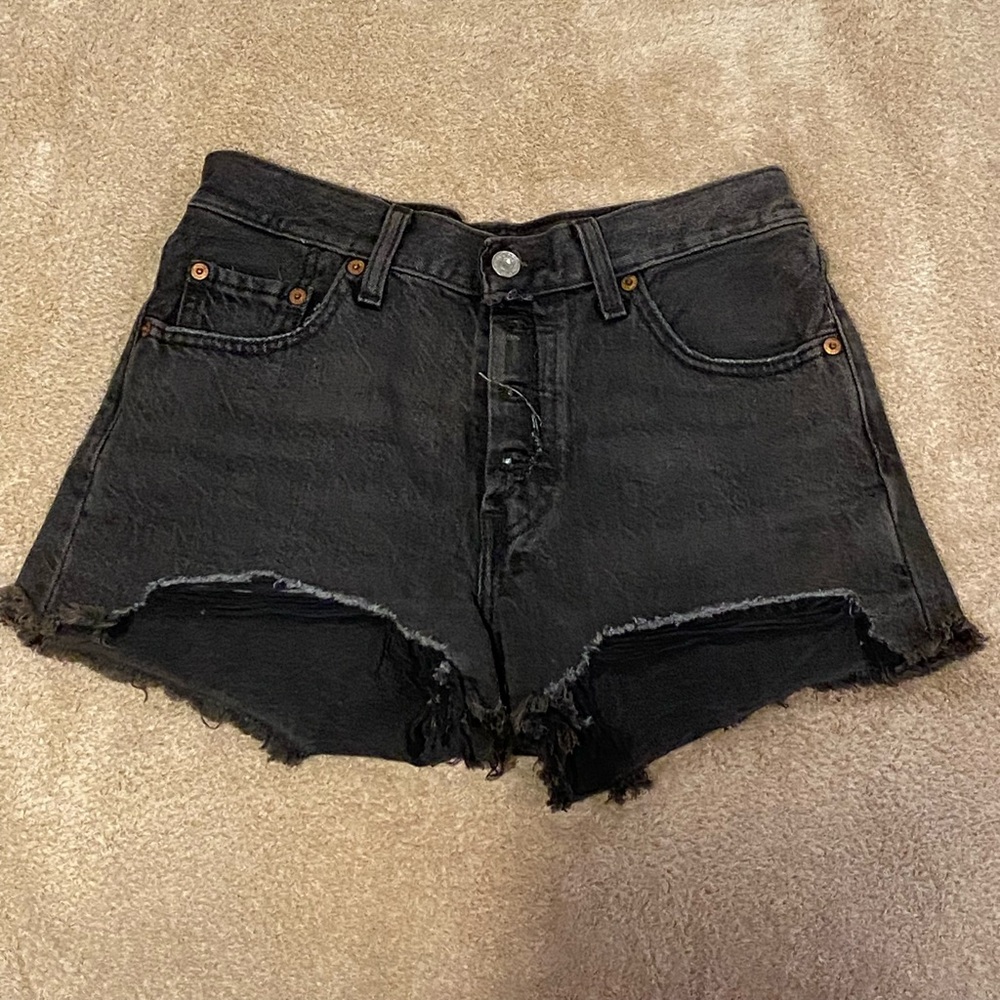 Levi’s Women's Black Denim Short 🖤